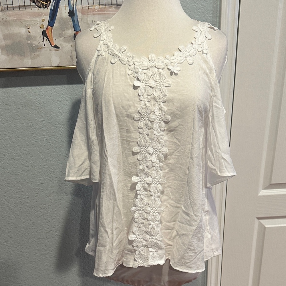 Notations White Floral Appliqué Blouse